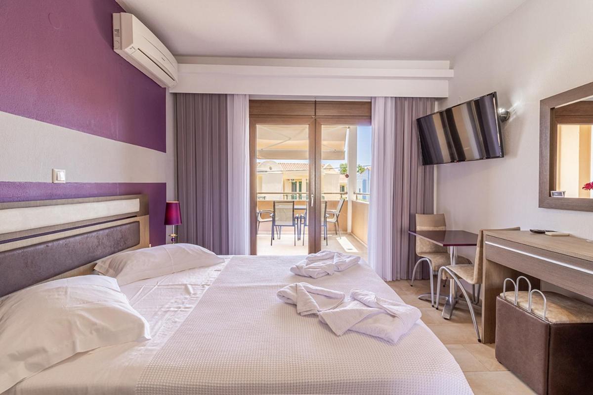 Dafni'S Seaside Luxury Studios Nikíti Eksteriør bilde